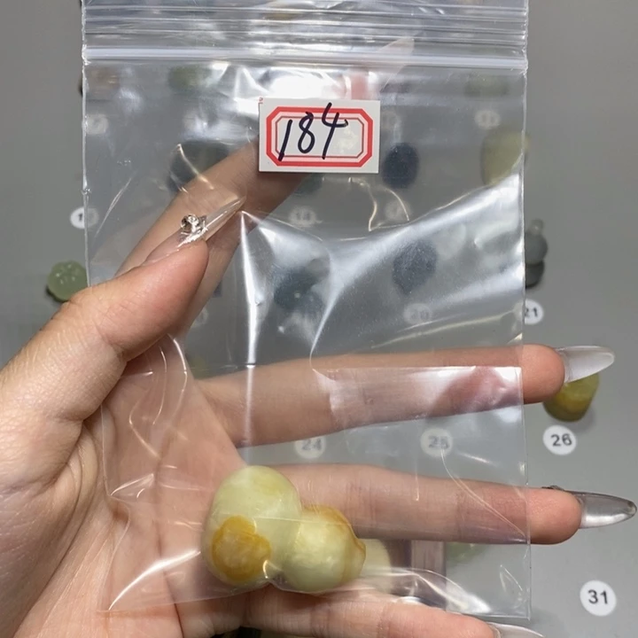 玛瑙/玉髓颈饰未镶嵌贰**?