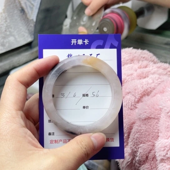 石英质玉手镯未镶嵌3*`