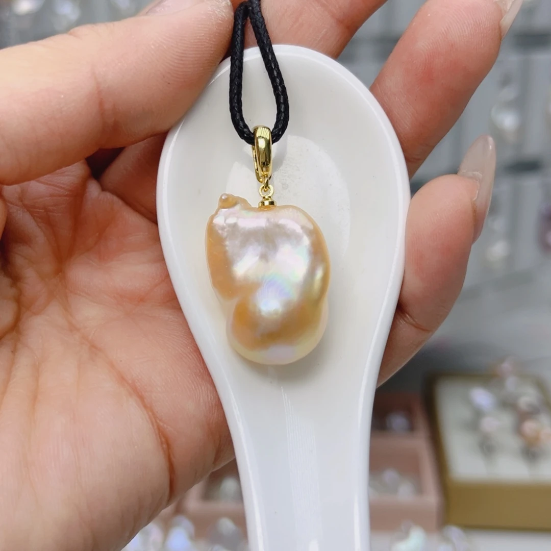 颈饰未镶嵌淡水珍珠