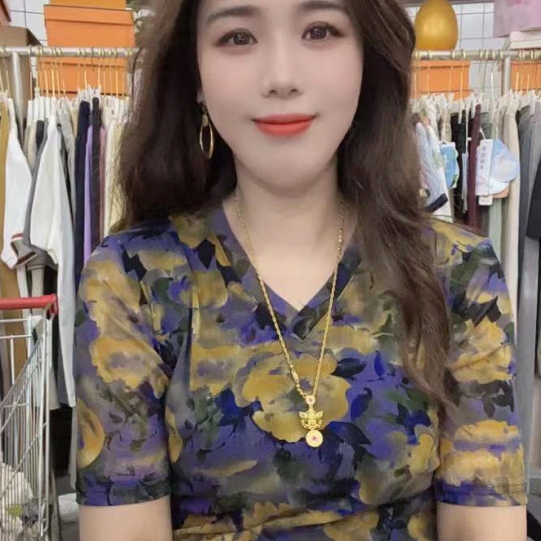 夏季新款V 领中袖T恤女气质舒适显瘦时尚洋气印花亲肤上衣C2145