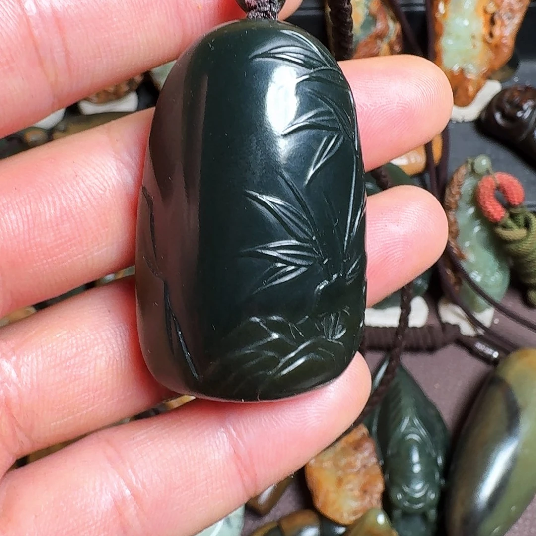 赵***旗岫岩河磨玉（透闪石质玉）未镶嵌挂件