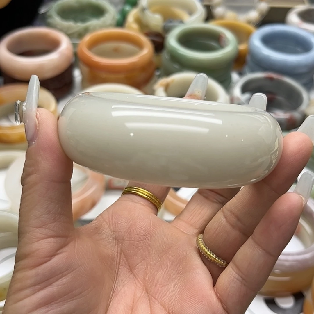 【闪购商品】石英质玉手镯未镶嵌开**妈精品大白