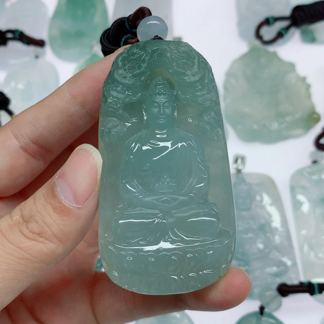 红***君翡翠未镶嵌挂件大日