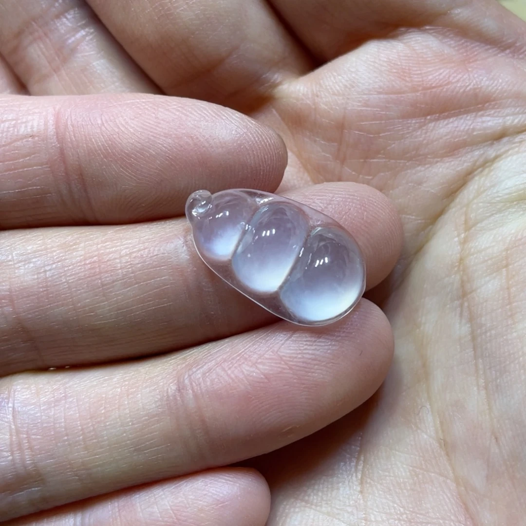 翡翠未镶嵌颈饰豆子