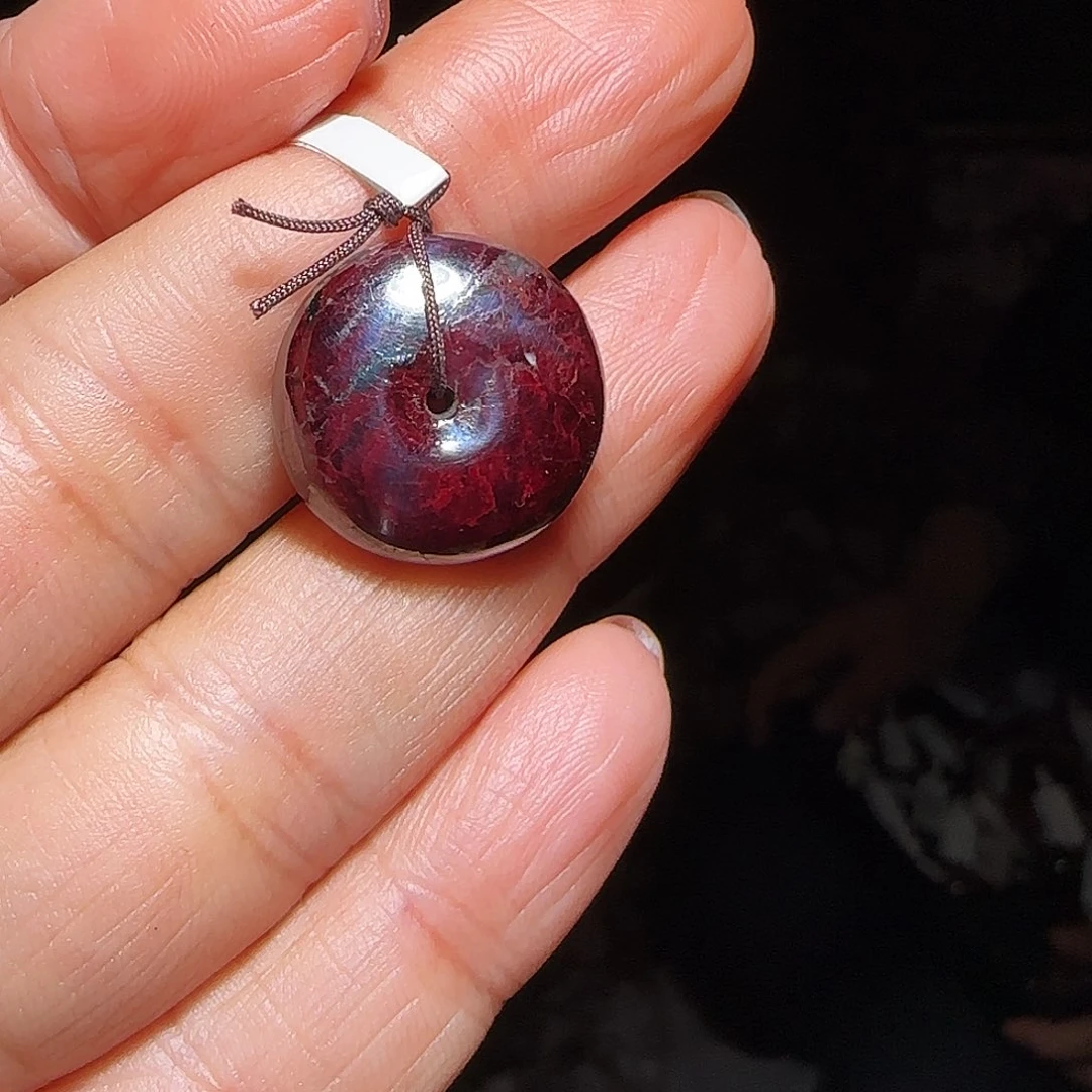 天然辰砂天然原矿乌纱扣子8