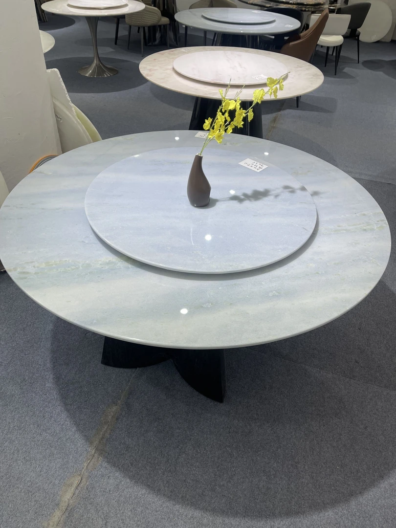 进口巴西天然梦幻蓝水晶奢石圆形餐桌椅组合意式高级感设计师餐桌