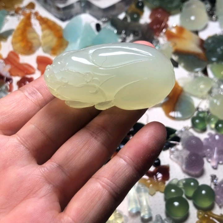 蛇纹石玉未镶嵌耳钉