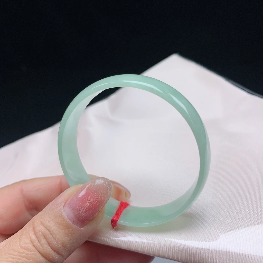 公主镯，52圈天然翡翠浅绿手镯，无纹裂#500005