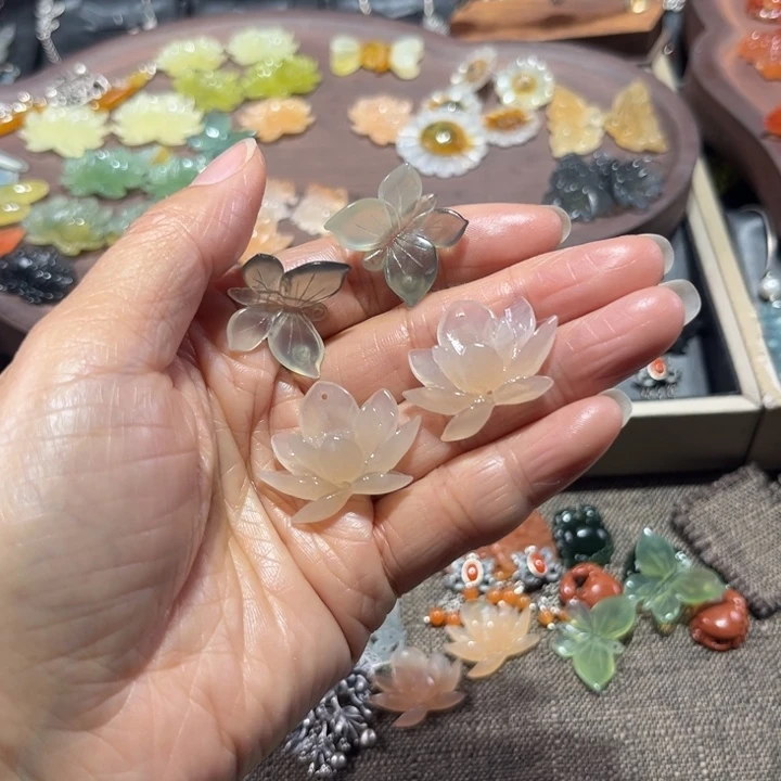 喜***香蛇纹石玉未镶嵌耳饰