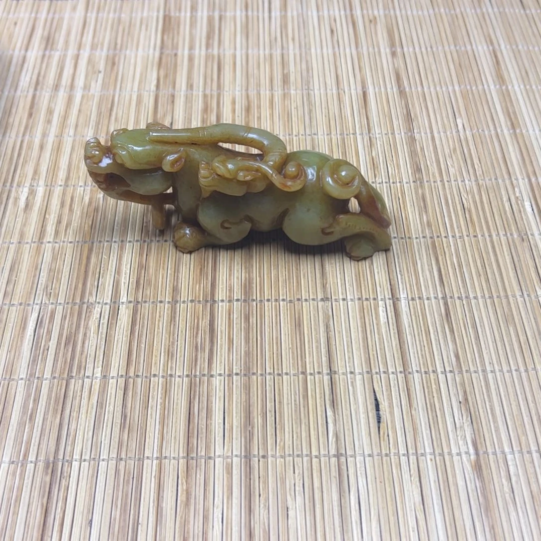 和田玉未镶嵌把件