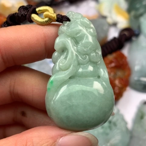 翡翠颈饰未镶嵌翡翠