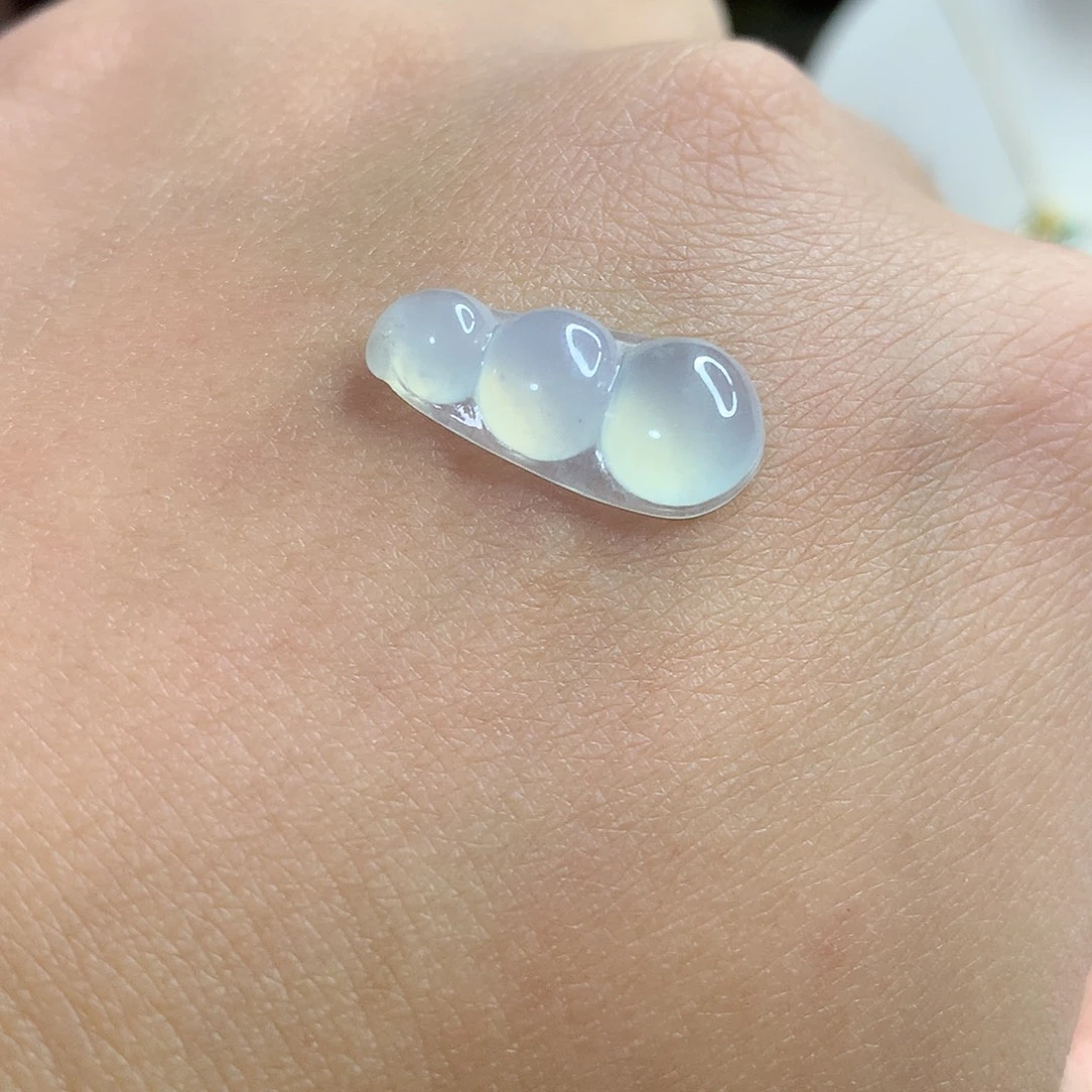翡翠未镶嵌颈饰冰豆