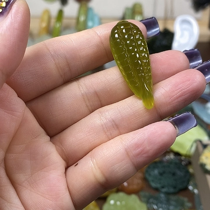 蛇纹石玉吊坠未镶嵌