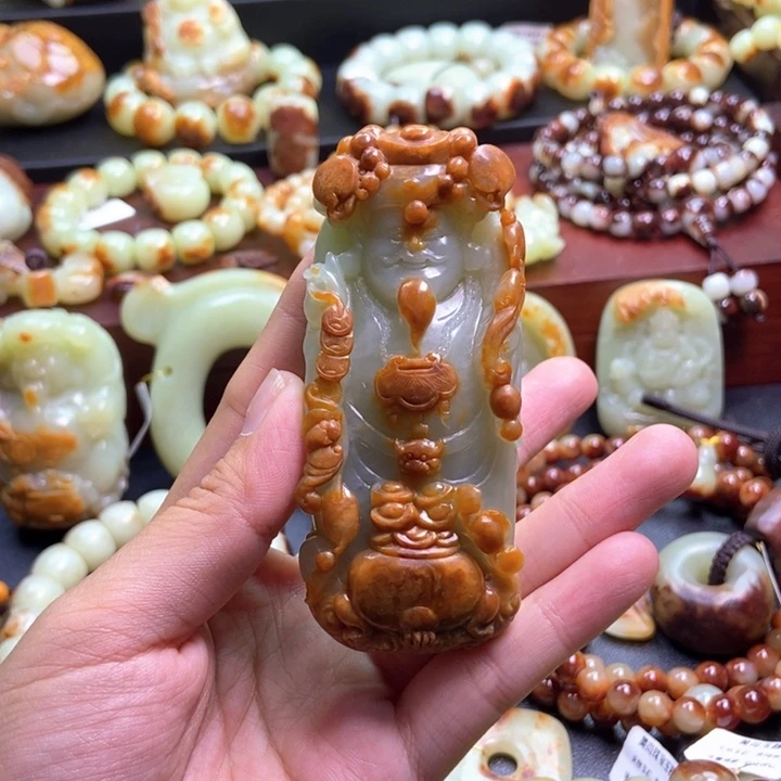 未镶嵌岫岩河磨玉（透闪石质玉）把件