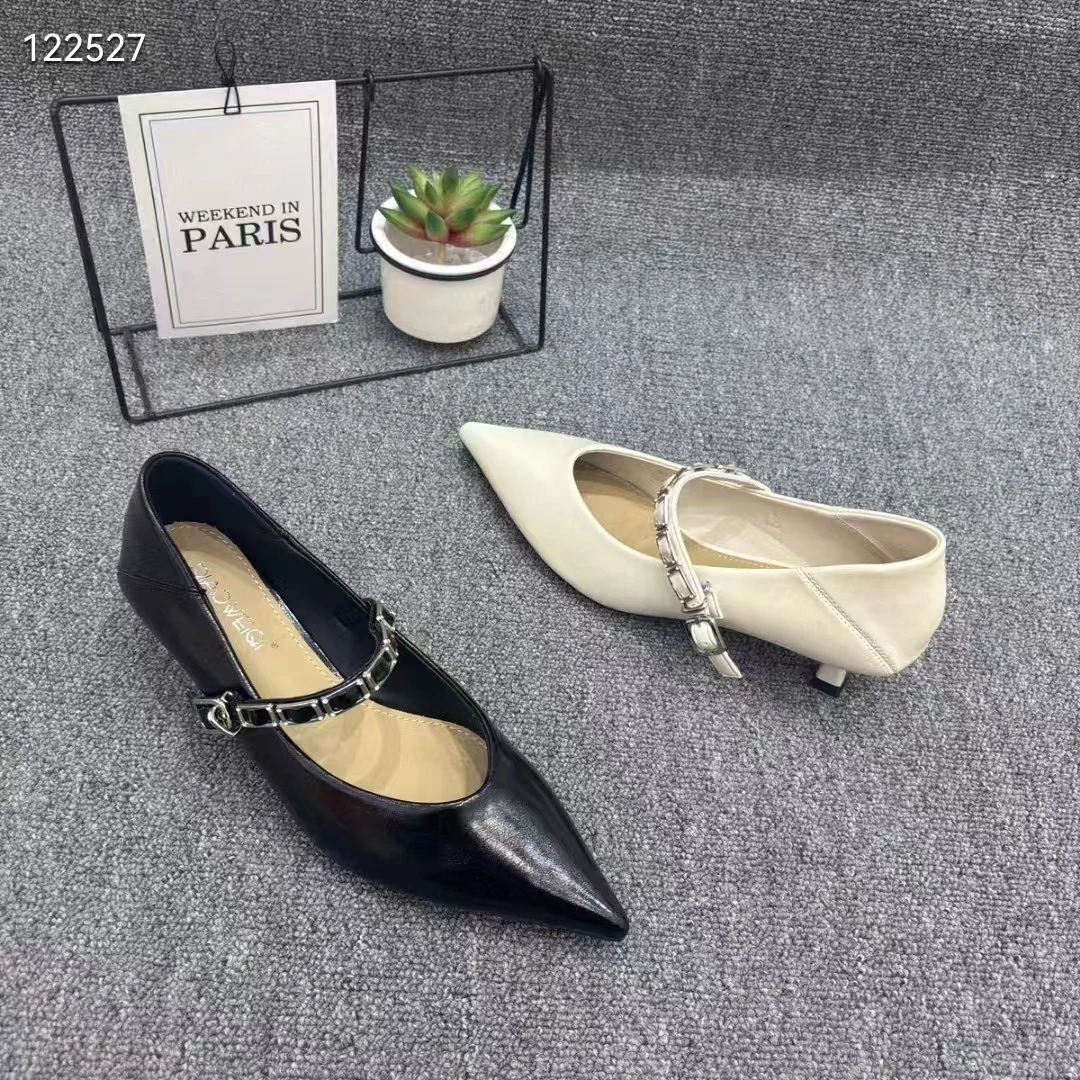 尖头细跟高跟鞋一字扣带浅口单鞋法式优雅公主鞋猫跟高跟鞋