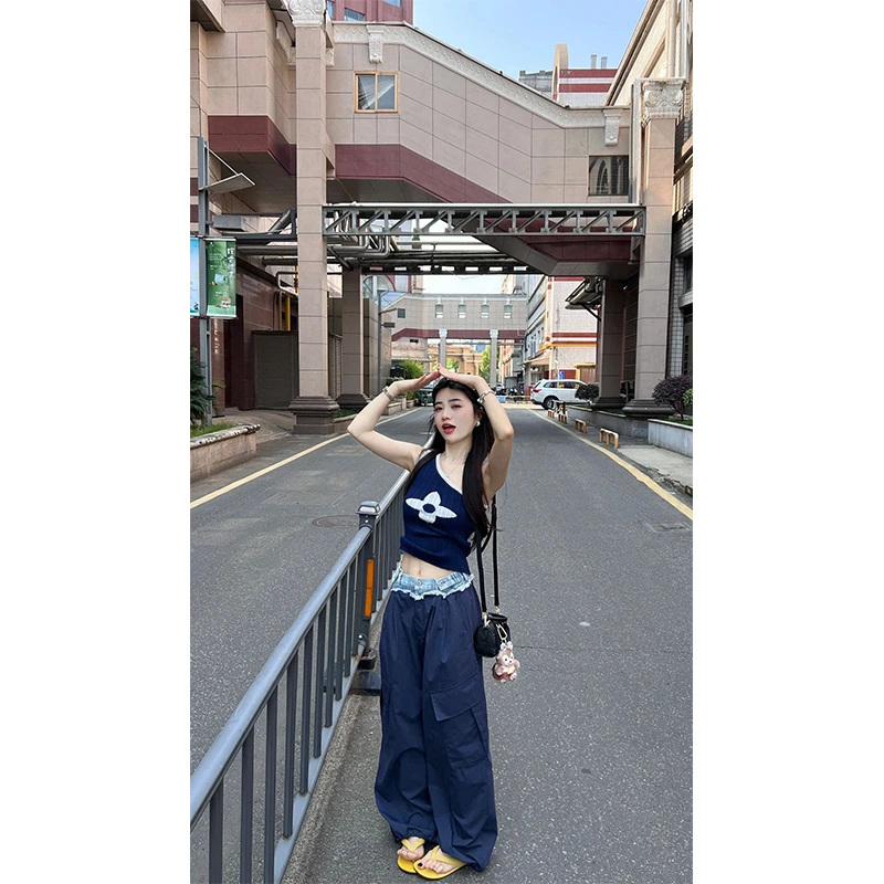 设计感斜肩背心上衣女夏季2025新款百搭高腰显瘦阔腿裤子时尚套装