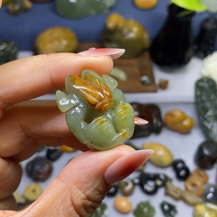 岫岩河磨玉（透闪石质玉）未镶嵌挂件