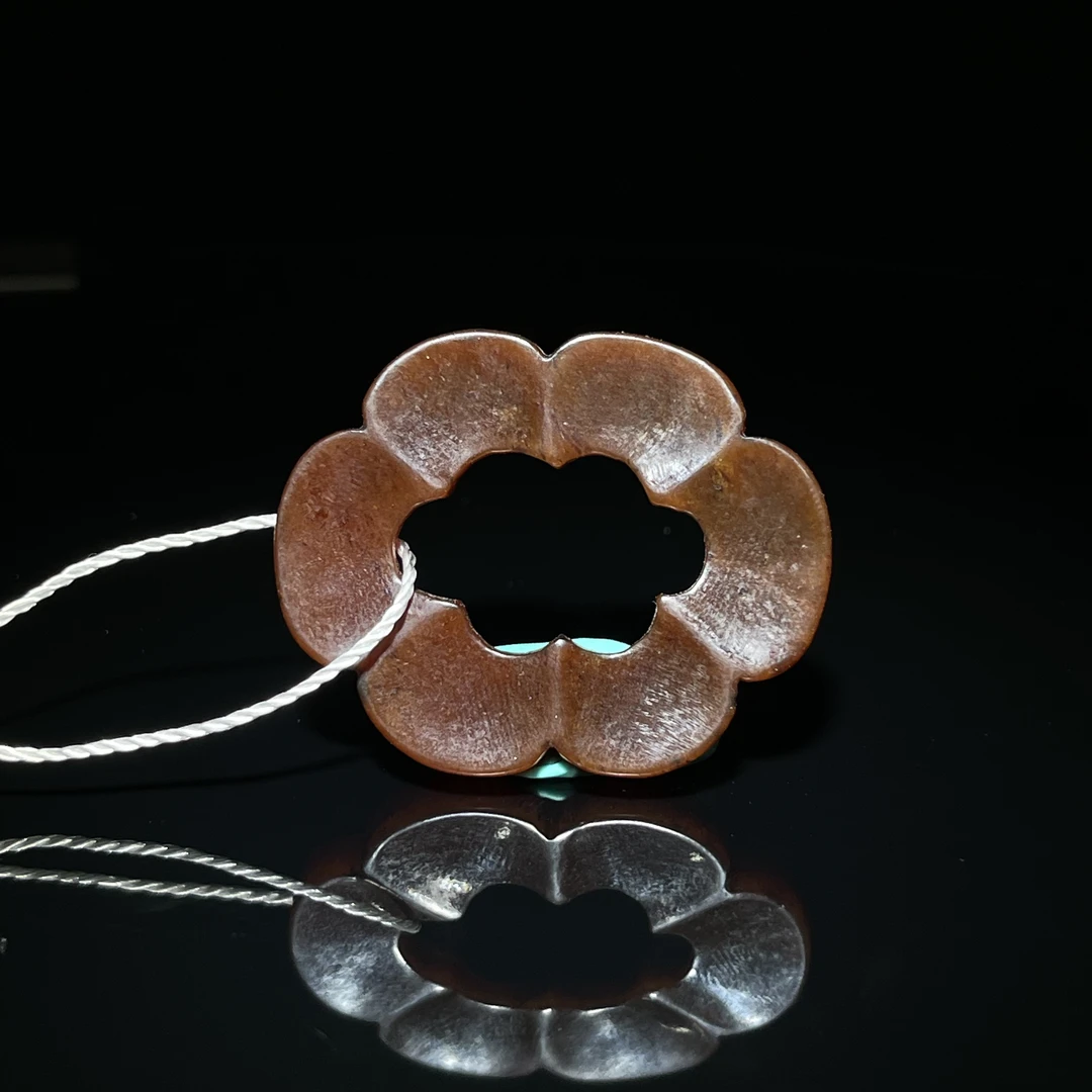 古玉臻藏和田玉海棠环2512160049