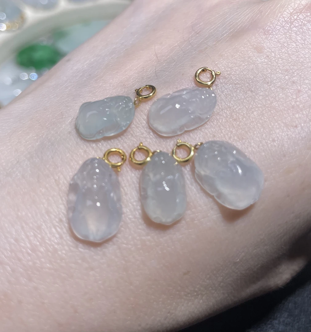 缅甸天然翡翠a货小挂件-小滴溜貔貅-18k金万能扣（多样性发货发1）