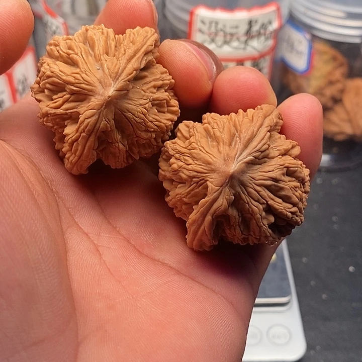 海***行文玩核桃把件虎头
