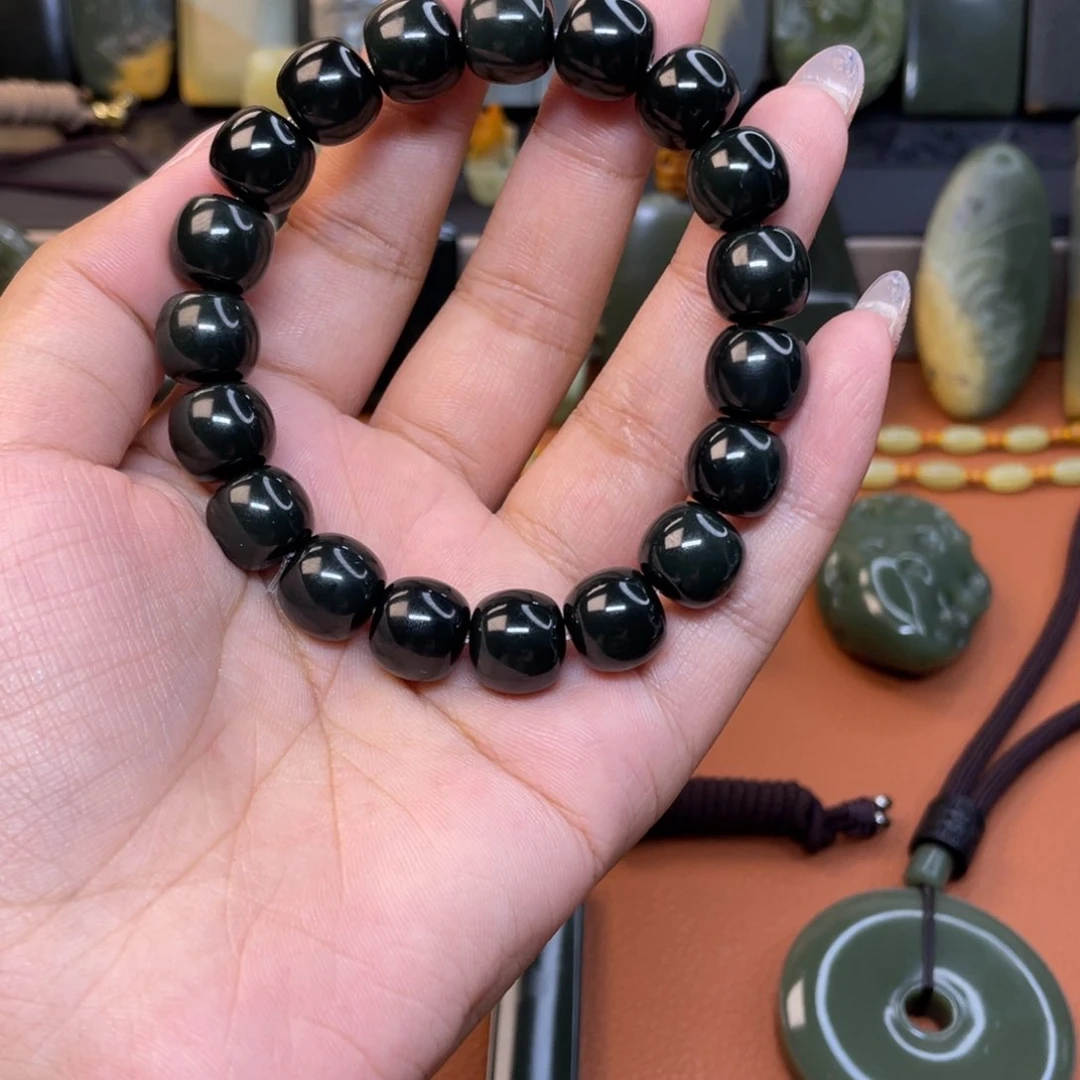 玉***儿手链未镶嵌岫岩老玉（透闪石质玉）