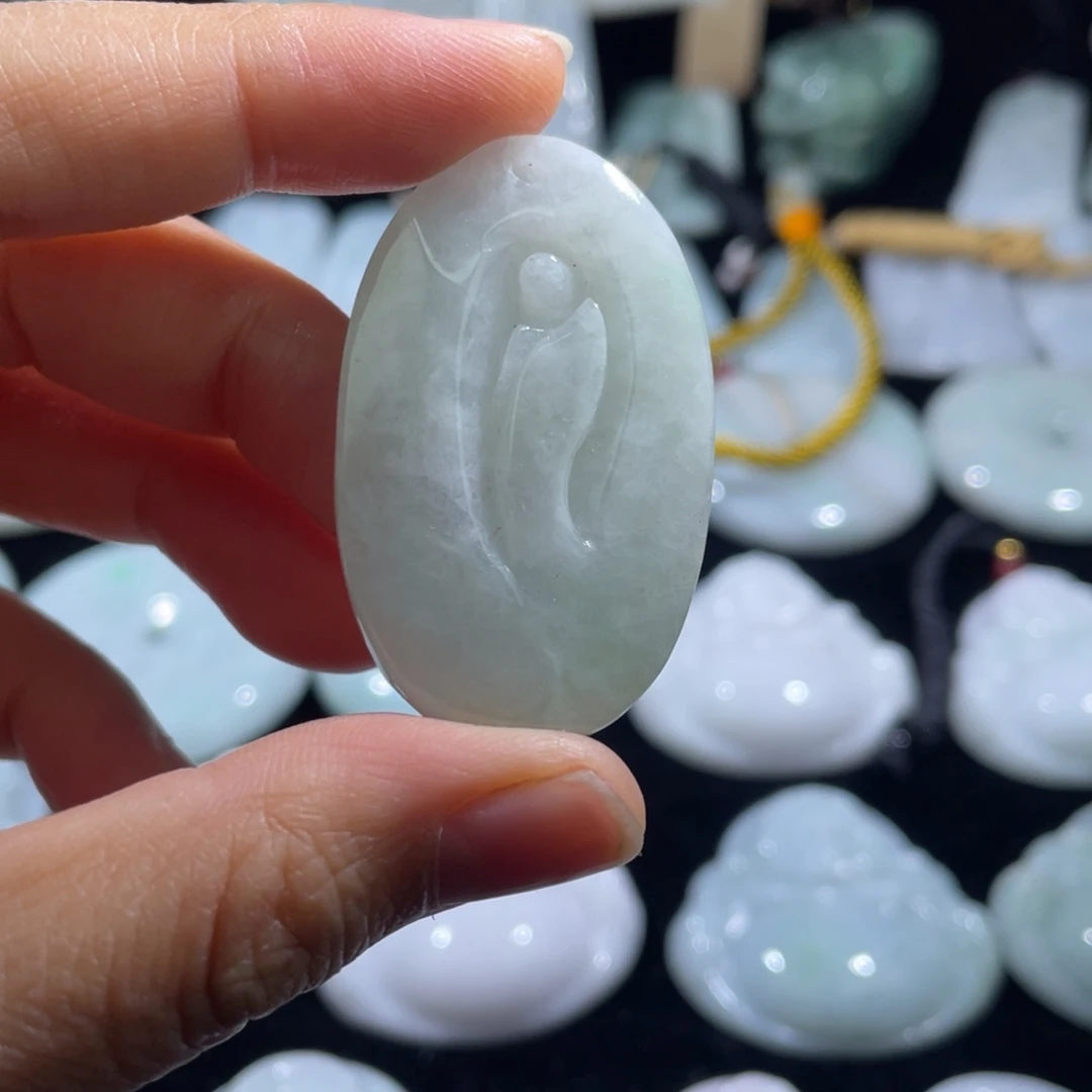 翡翠未镶嵌颈饰悟道