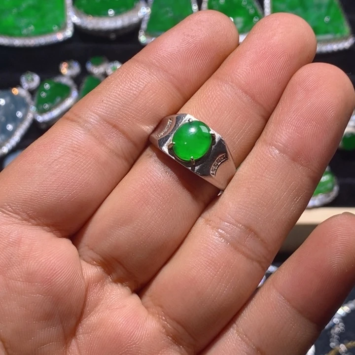 翡翠颈饰银S925镶嵌天然A货翡翠