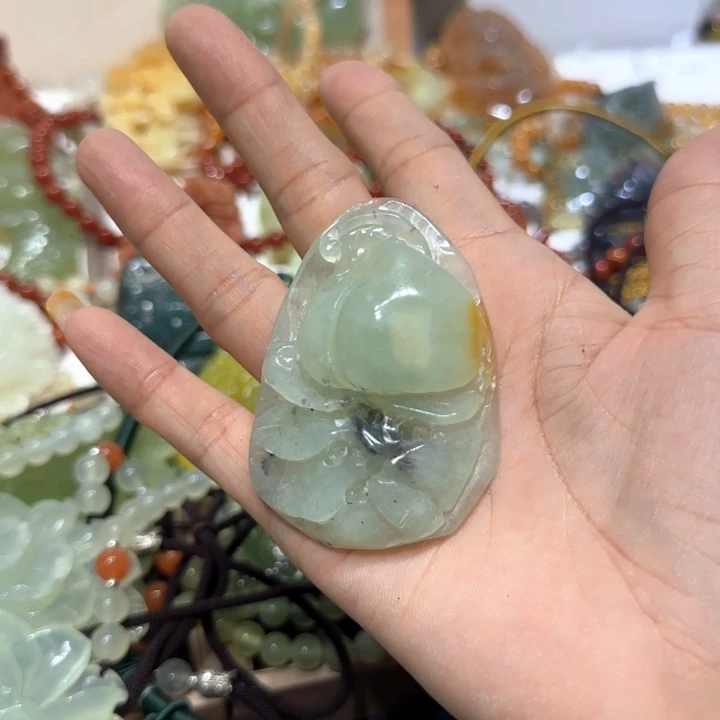 未镶嵌蛇纹石玉吊坠穿****期