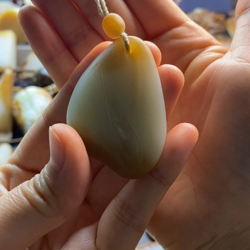 【闪购商品】和田玉（糖玉）未镶嵌颈饰负*
