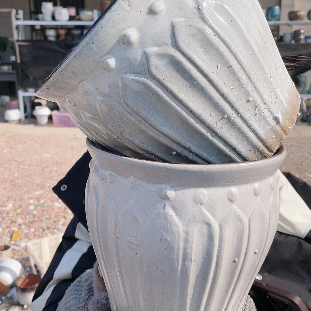 红陶一对25元两个白色