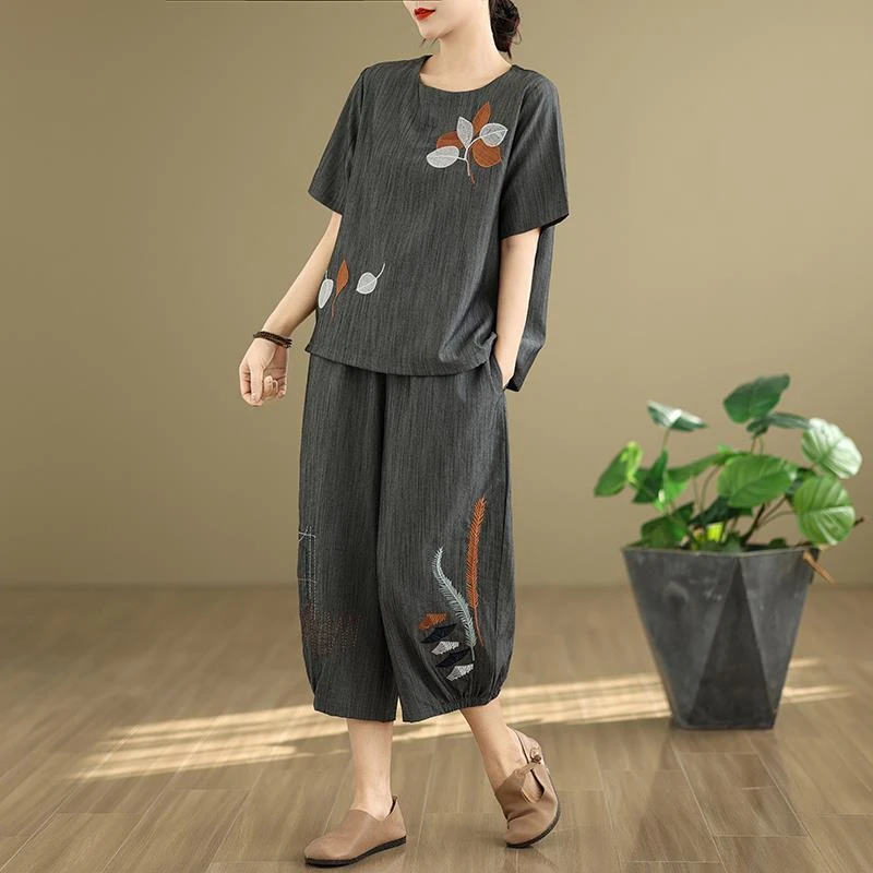 中老年妈妈夏装2025新款文艺休闲短袖棉麻套装洋气时尚宽松两件套