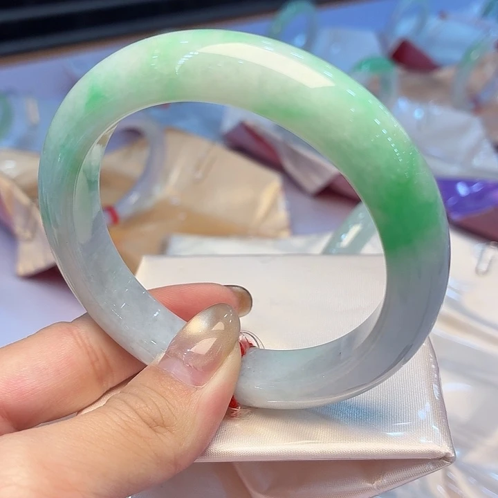 翡翠未镶嵌手镯58圈口