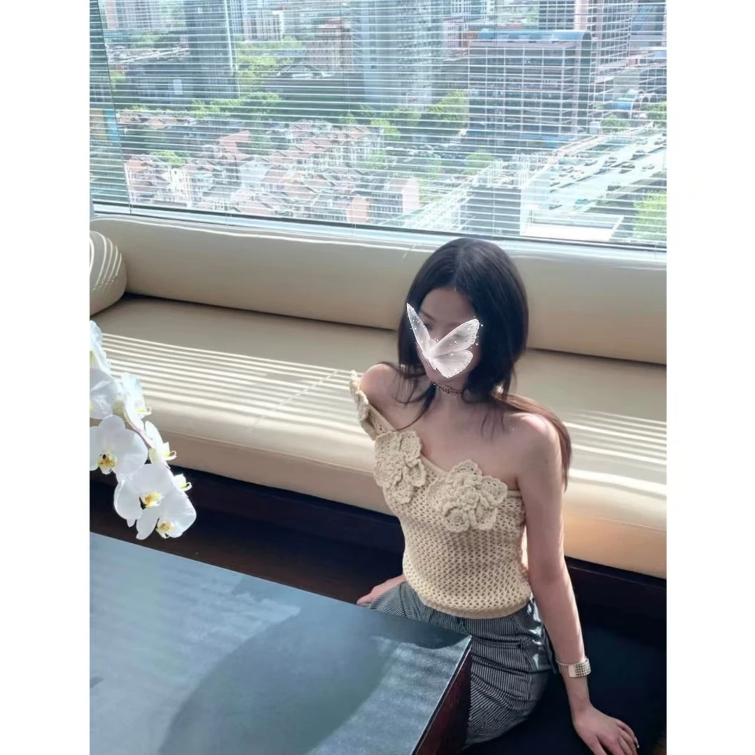 曼曼【山野栀夏】 立体花针织斜肩镂空吊带背心