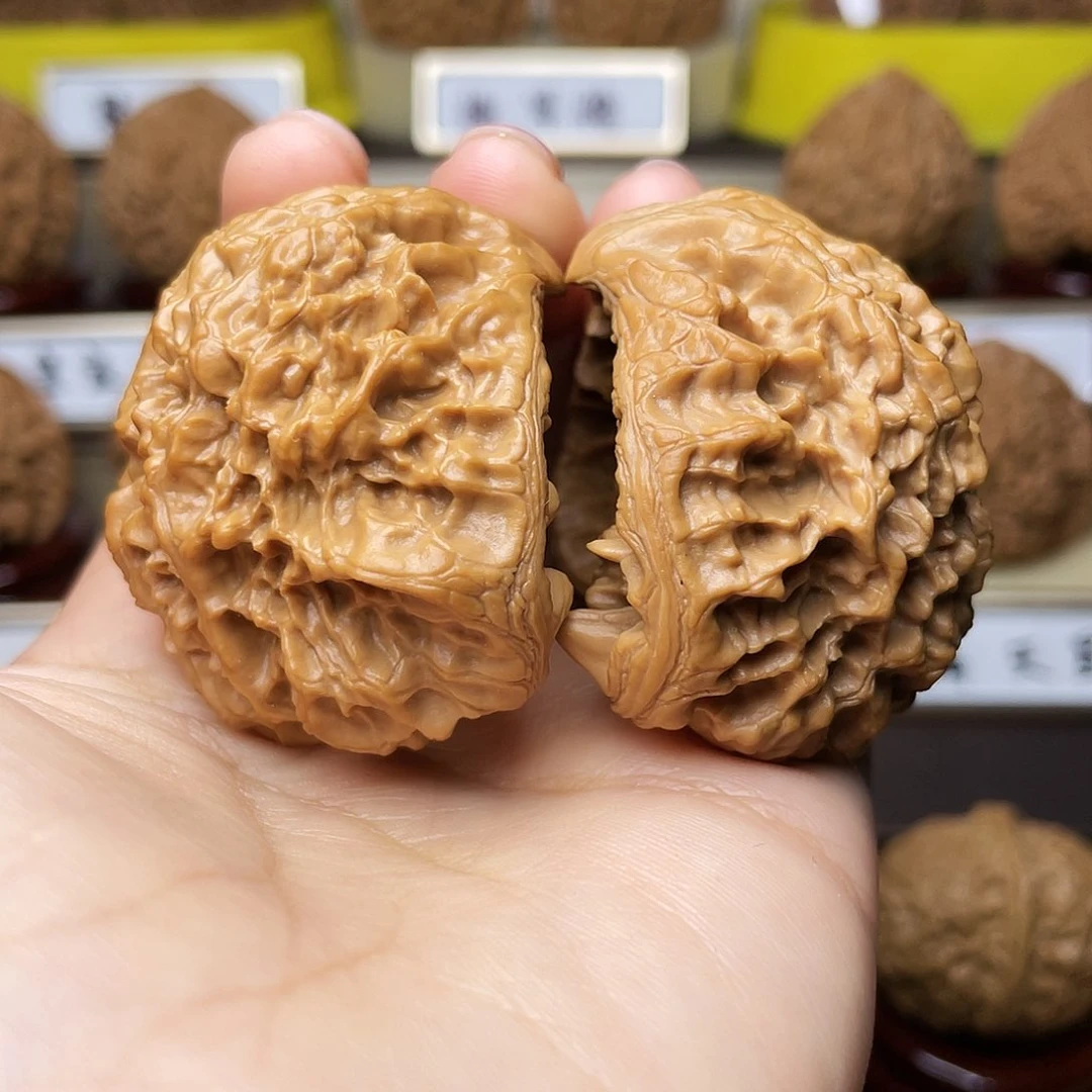 把件文玩核桃蛇王47左右