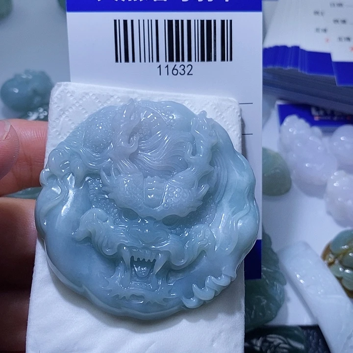 翡翠未镶嵌颈饰天光墟翡翠市场现金代购