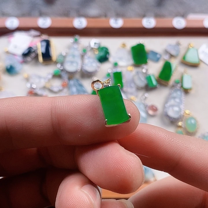 翡翠银S925镶嵌颈饰