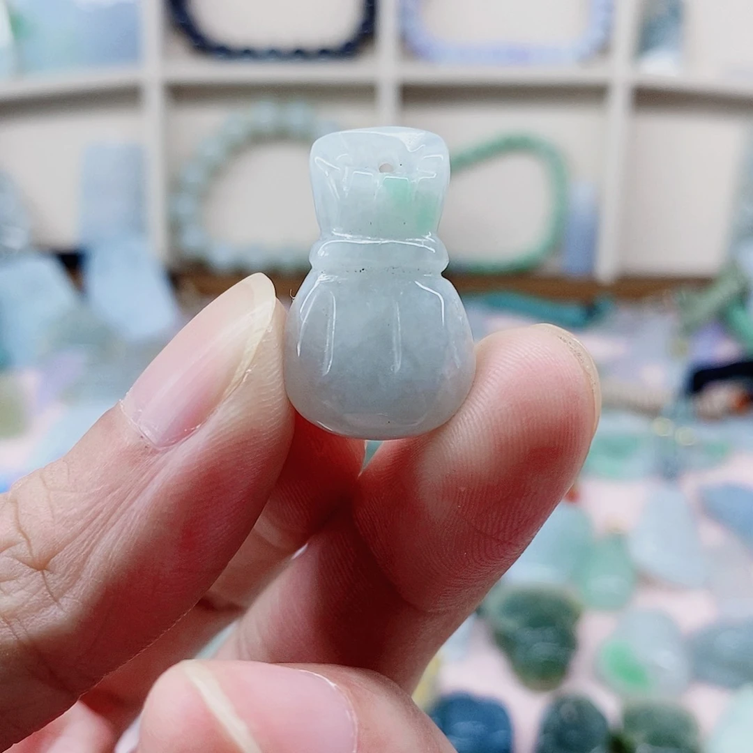 吊坠(不含链)未镶嵌翡翠天然