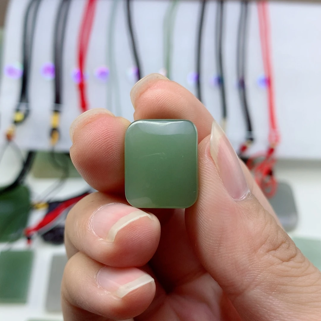 和田玉未镶嵌颈饰什*呀