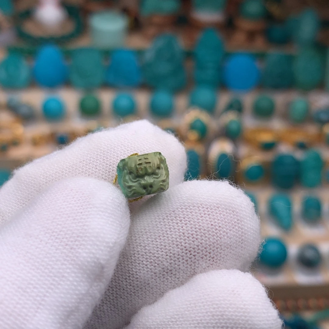 未镶嵌绿松石珠宝奇石