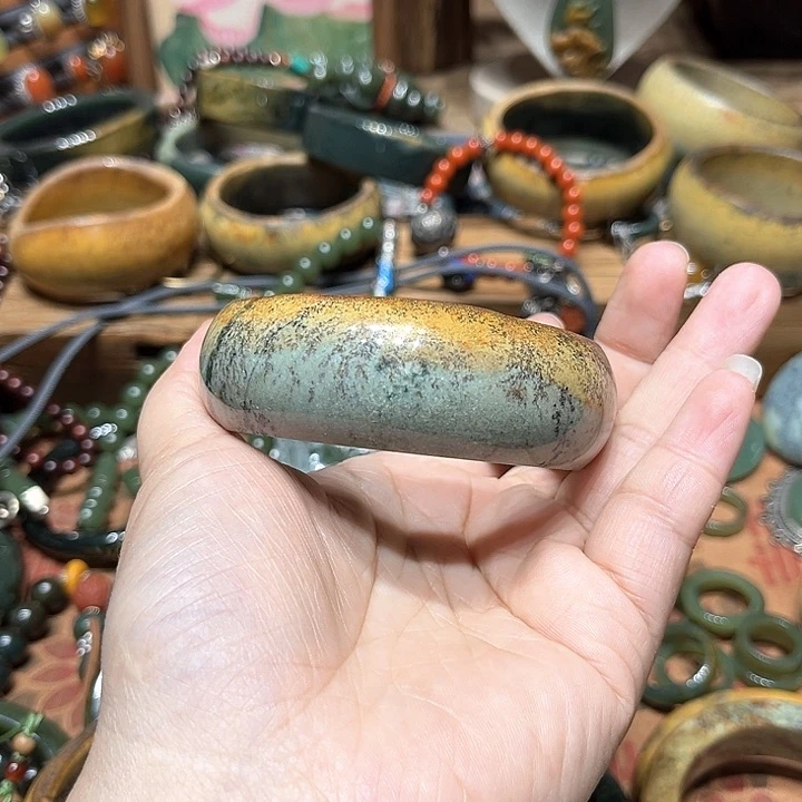 岫岩河磨玉（透闪石质玉）手镯未镶嵌悠**～