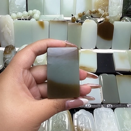 颈饰未镶嵌和田玉依****道