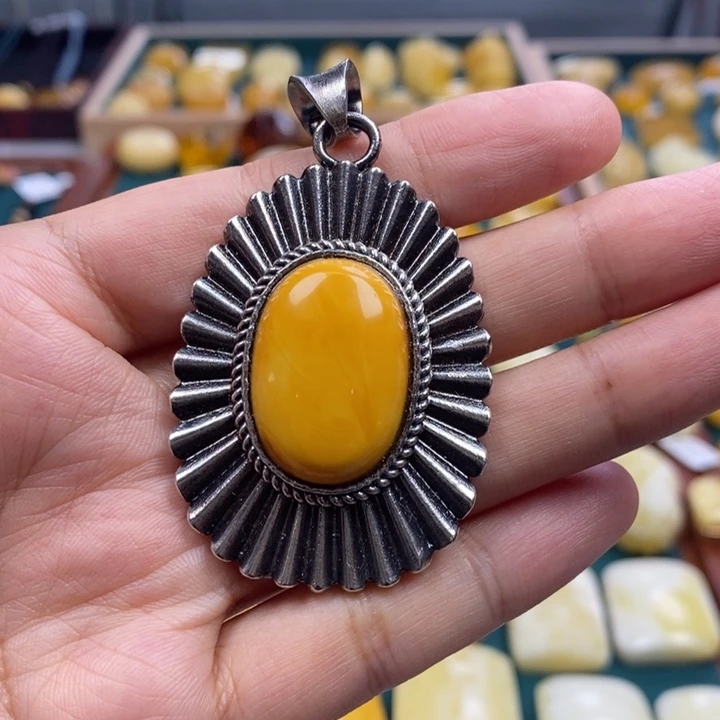 琥珀未镶嵌裸石蜜蜡吊坠