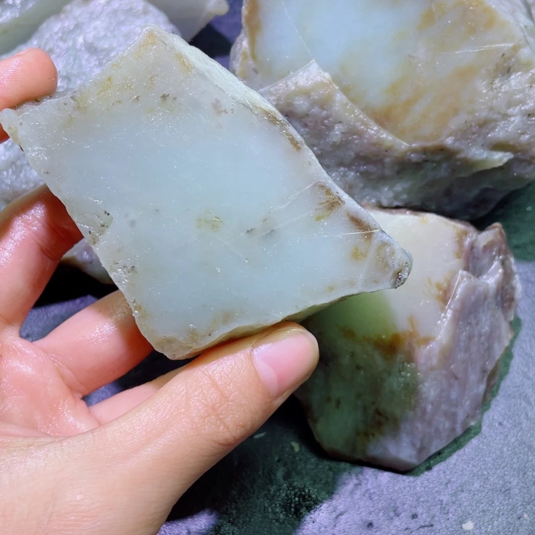 和田玉未镶嵌珠宝半成品