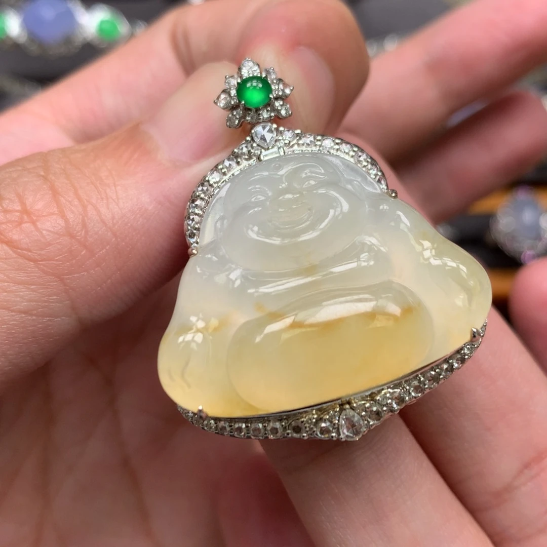 翡翠18K金镶嵌颈饰