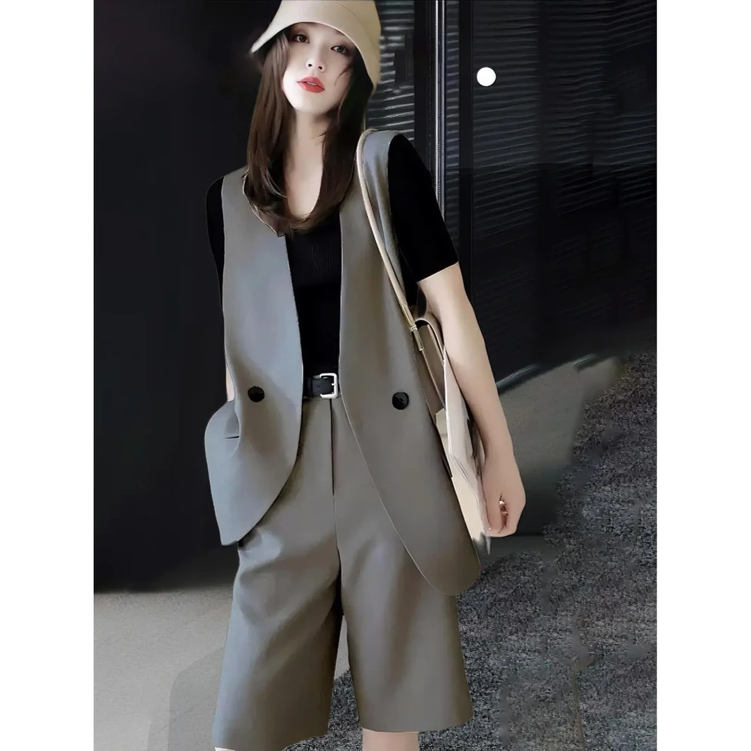 休闲马甲西装套装女2025新款春夏轻奢高级无领马夹西服短裤两件套