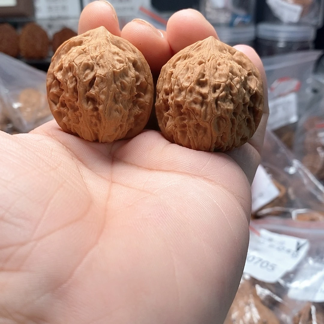 文玩核桃密纹王爷帽36-380