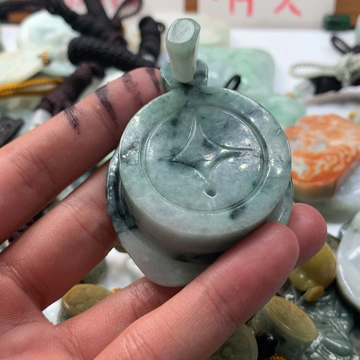 颈饰未镶嵌翡翠保真天然a货翡翠