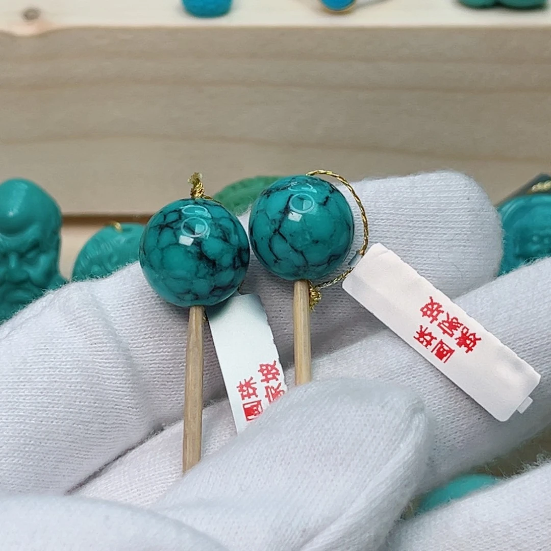 绿松石圆珠一对未镶嵌凉**哥