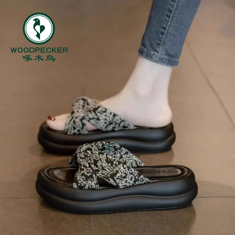 啄木鸟轻奢凉拖鞋女2025新款仙女风配裙子厚底沙滩凉鞋时尚一字拖