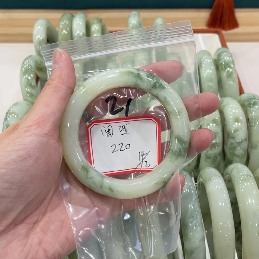 *****蛇纹石玉未镶嵌手镯